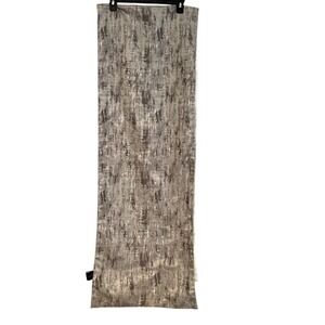 Tahari Home Metallic Textured Table Runner Silver Grey Neutral Accent 
16x90‎